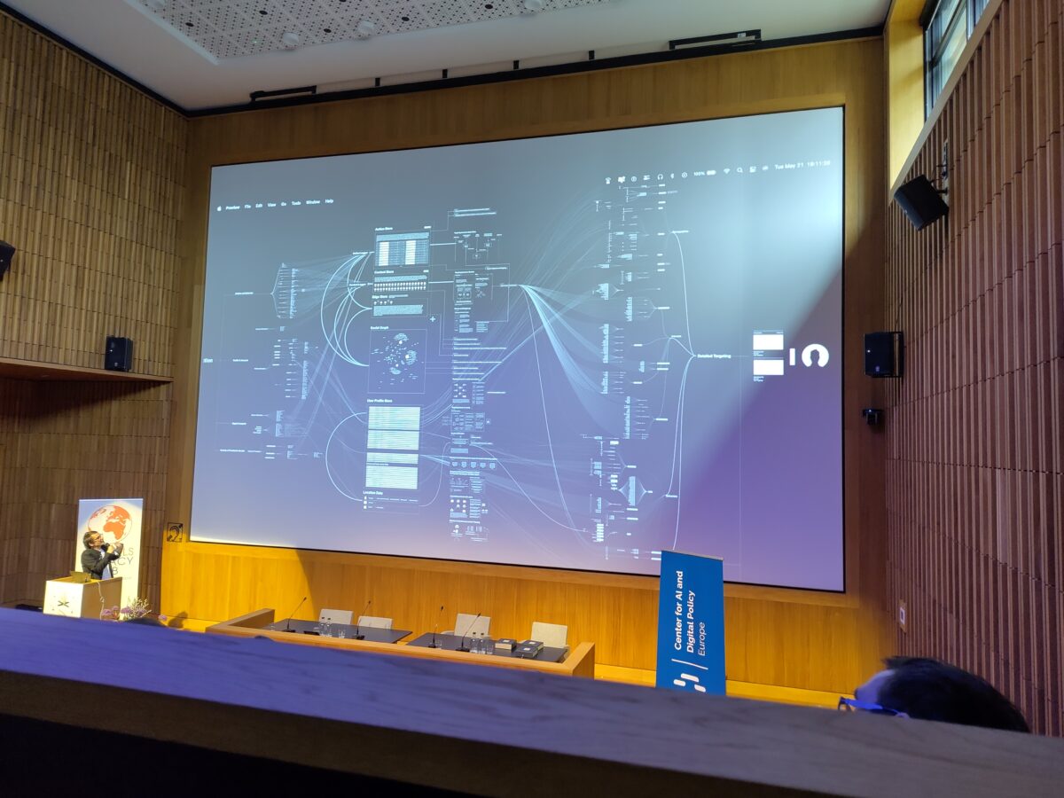 Vladen Joler showing his map of the extraction on which AI is based.